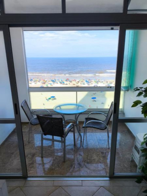 Pé na Areia 3 dormitórios BC